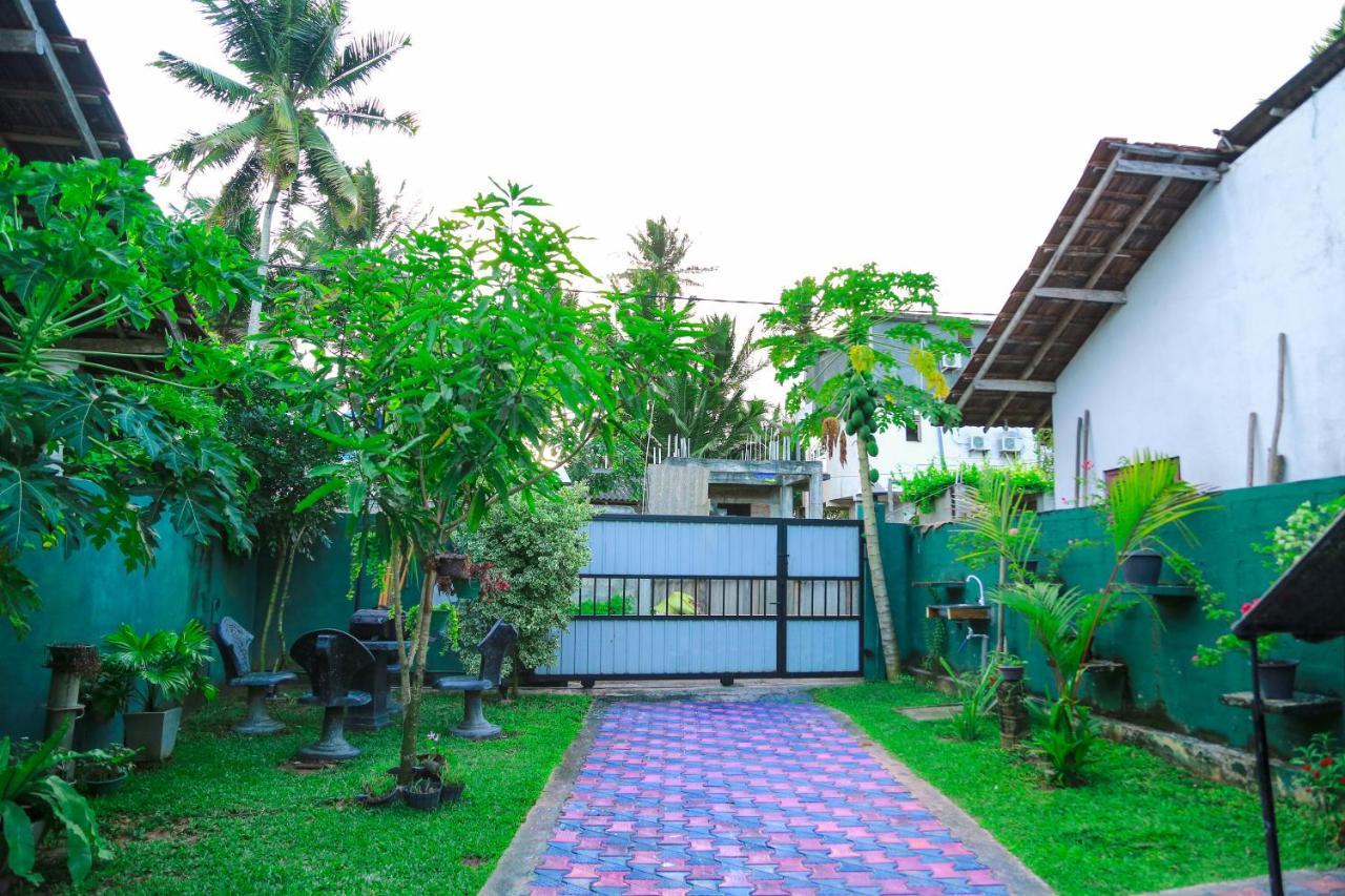 Sanda Hiru Guest Mirissa Exterior foto