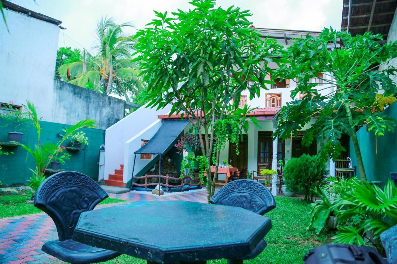 Sanda Hiru Guest Mirissa Exterior foto